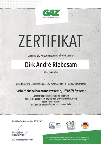 Zertifikat der GAZ Notstromsysteme GmbH über Sicherheitsbeleuchtungs- und USV/SSV-Systeme für Dirk André Riebesam, 2022